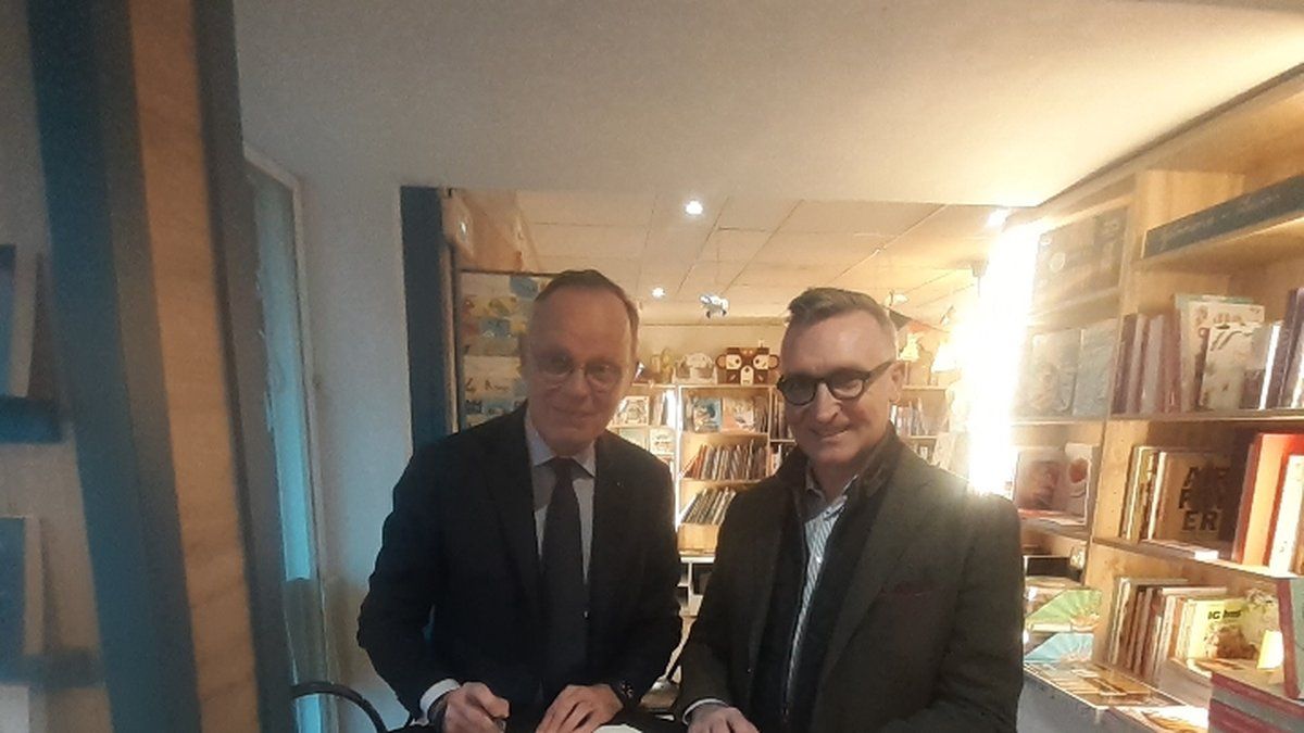 Edouard Philippe en dédicace : un retour marquant à Fronton