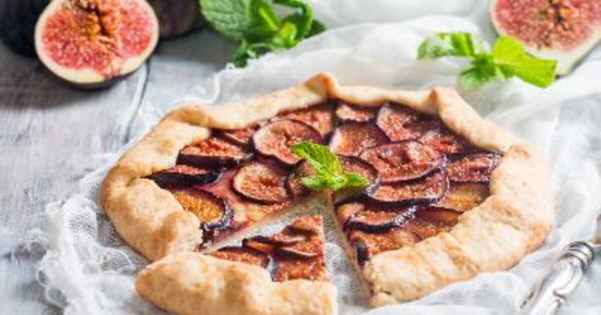 Une tarte rustique aux figues et feta pour célébrer la saison