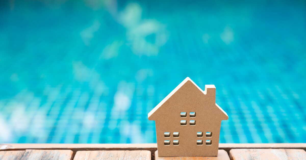 Pourquoi il vaut mieux déclarer votre piscine au fisc