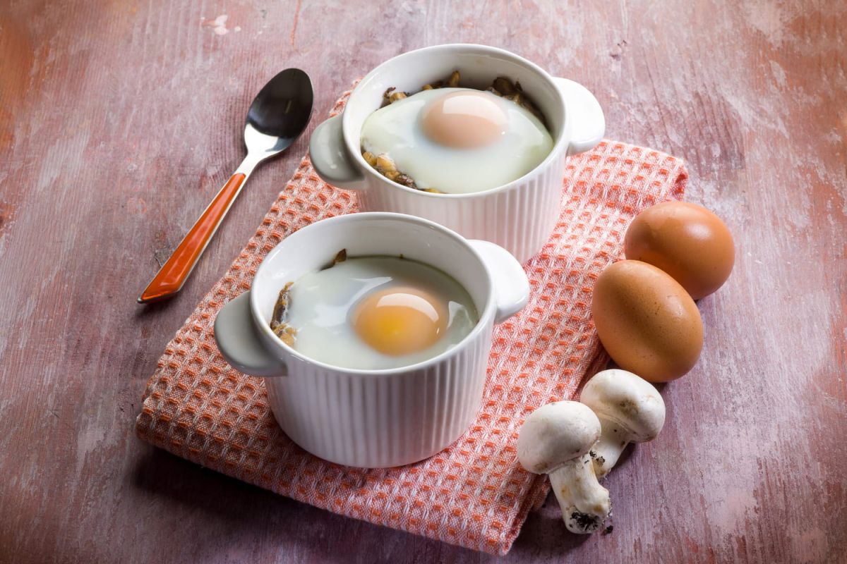 Découvrez la recette des œufs cocotte à la crème de curcuma de Cyril Lignac