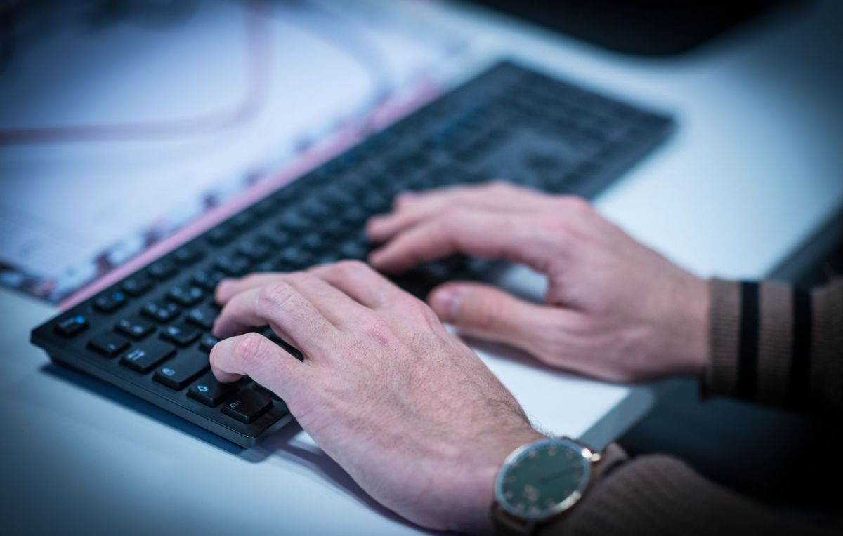 Les réseaux sociaux : un terrain fertile pour les prédateurs sexuels