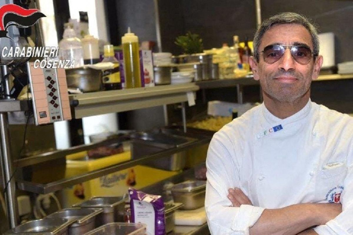 Un pizzaïolo mafieux décède en prison avant son extradition vers l'Italie