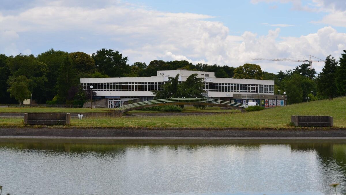 Des files d'attente interminables au campus d'Orléans : le casse-tête des étudiants