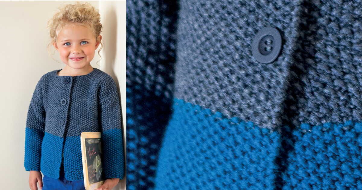 Le gilet bleu au point de riz : l'élégance redéfinie