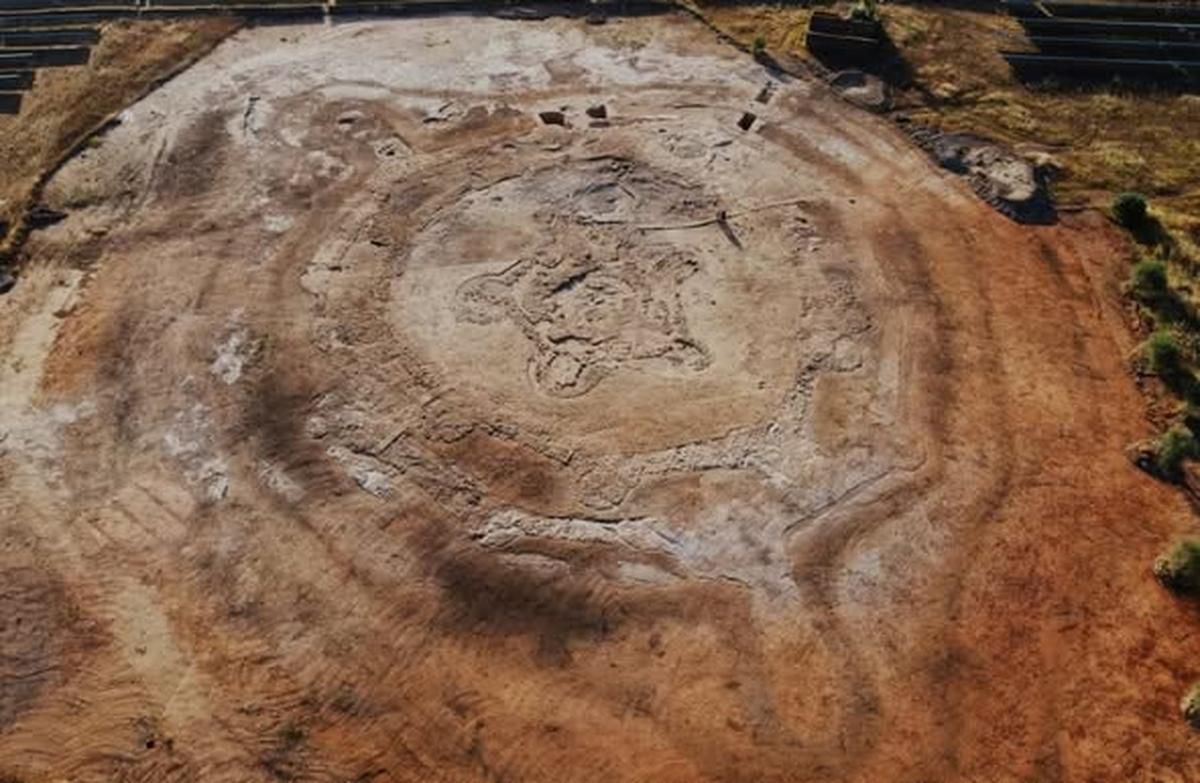 Découverte étonnante en Espagne : la tombe d'un soldat romain au cœur d'une forteresse néolithique