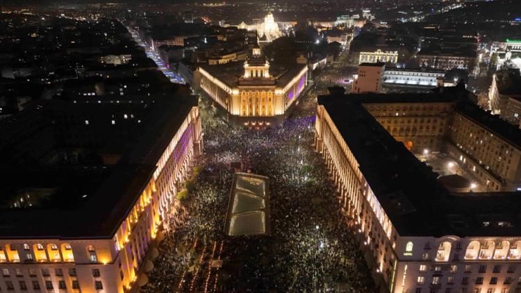 Des milliers de Bulgares descendent dans la rue pour exiger des changements