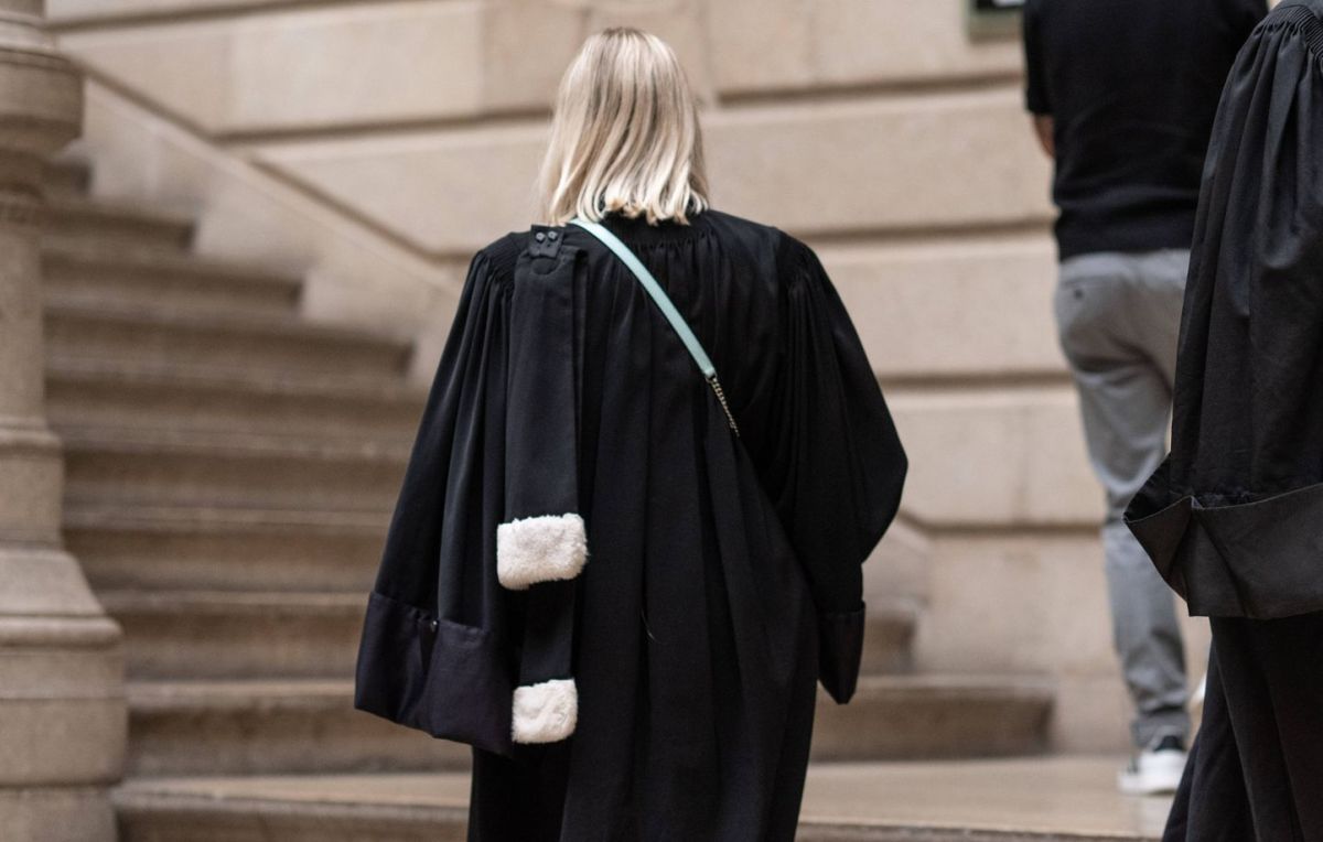 Un homme sous les lumières du tribunal pour violences conjugales : entre déni et réalité