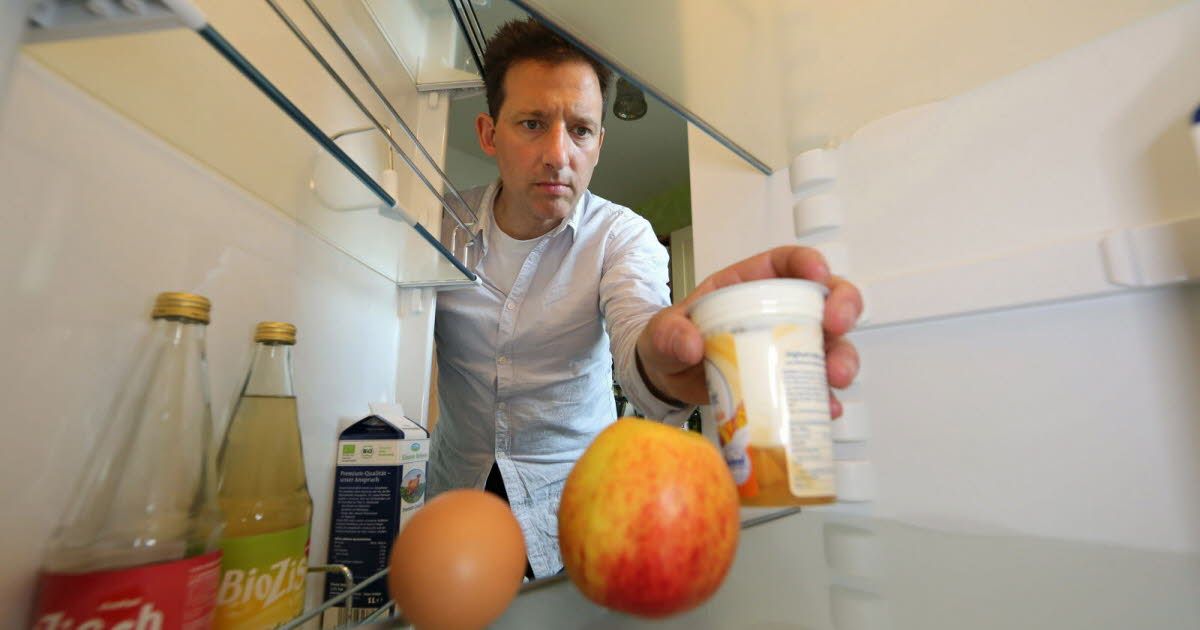 Un réfrigérateur des années 60 défie le temps et la modernité