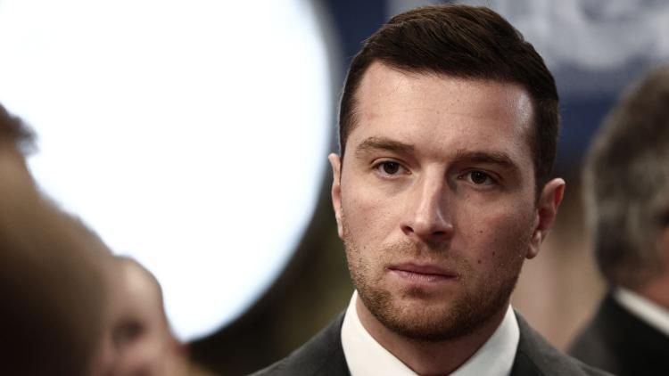 Jordan Bardella relance le débat sur la réouverture des maisons closes