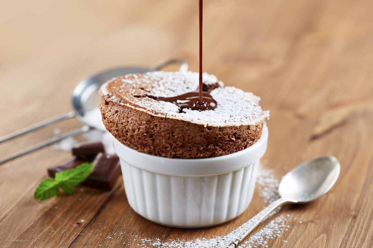 Le soufflé au chocolat ultra simple avec deux ingrédients magiques