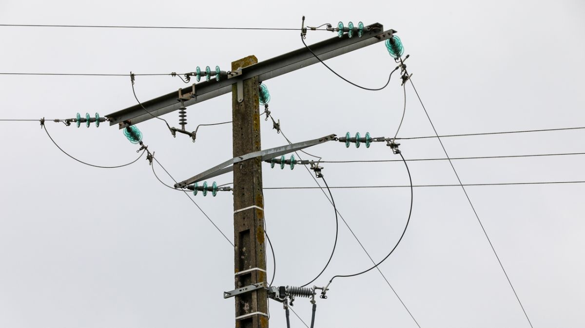 Accident léger à Cigogné : deux blessés après une collision avec un poteau électrique