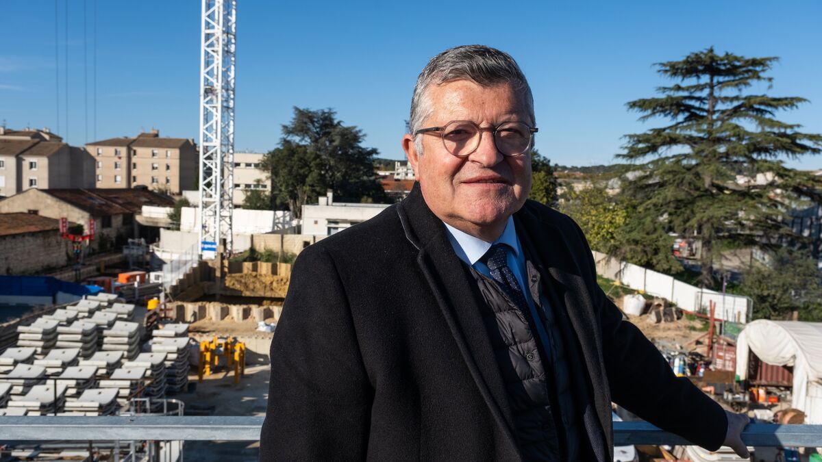 Municipales 2026 : un duel à droite et une gauche en embuscade à Nîmes