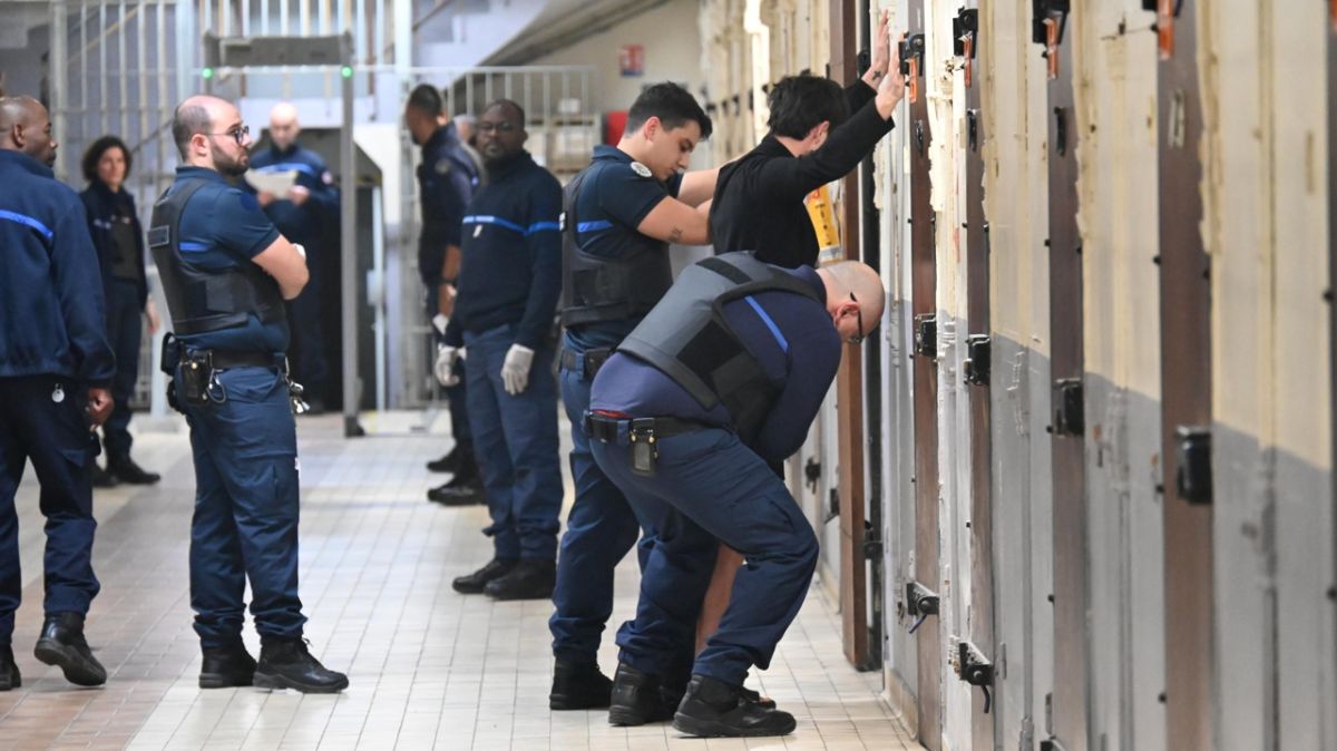 Fouilles XXL à la maison d'arrêt de Tours : un coup de filet efficace contre la contrebande