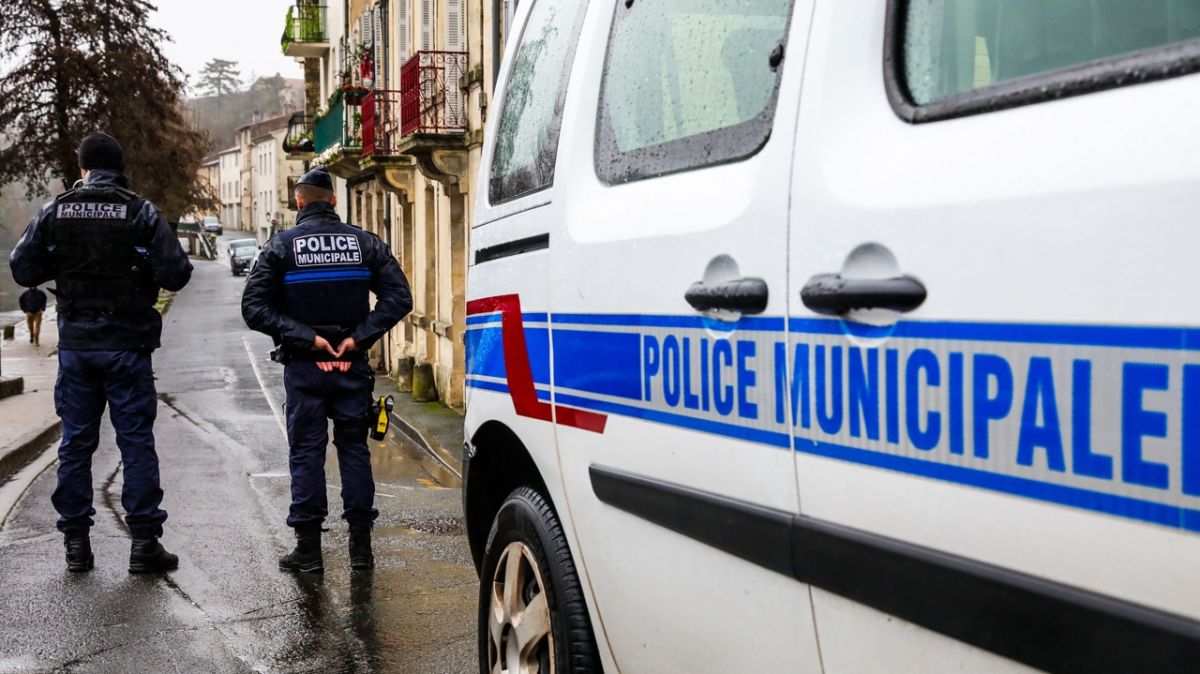 Des policiers municipaux sous le feu des projecteurs après une interpellation controversée à Tours