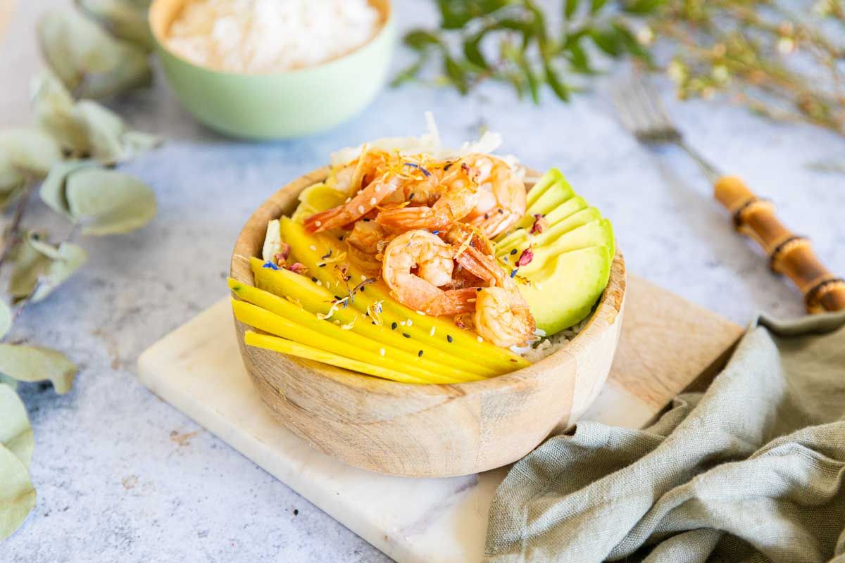 Poke bowl aux crevettes : une délicieuse aventure culinaire