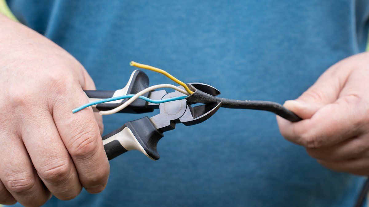 Un vol de câbles tourne mal : un homme électrocuté fait sauter l'électricité de 2 500 foyers