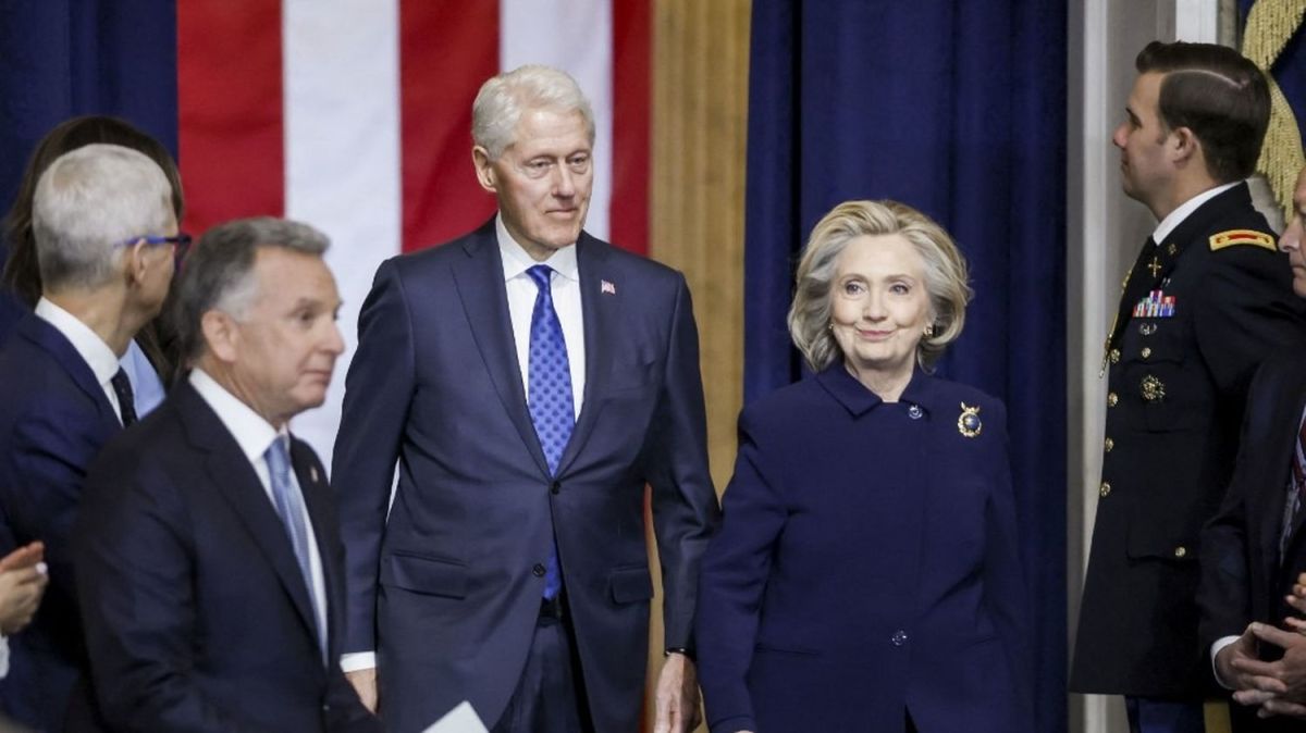 Bill et Hillary Clinton sous le feu des questions sur l'affaire Epstein