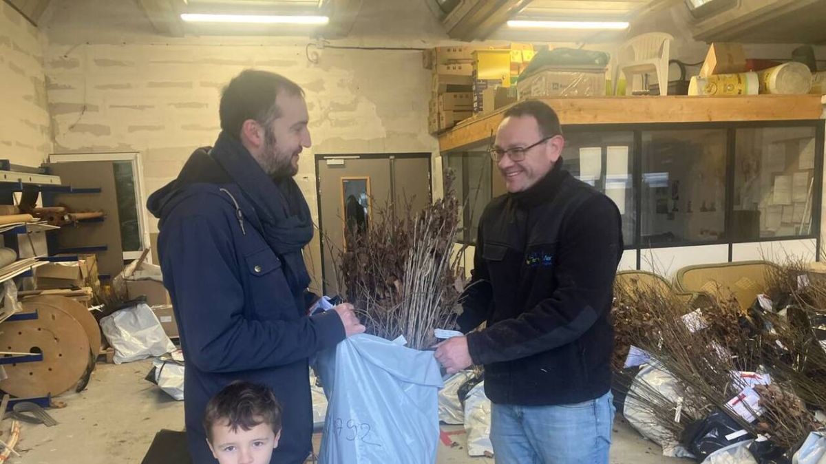 Granville célèbre un record avec la vente de 6 160 arbustes