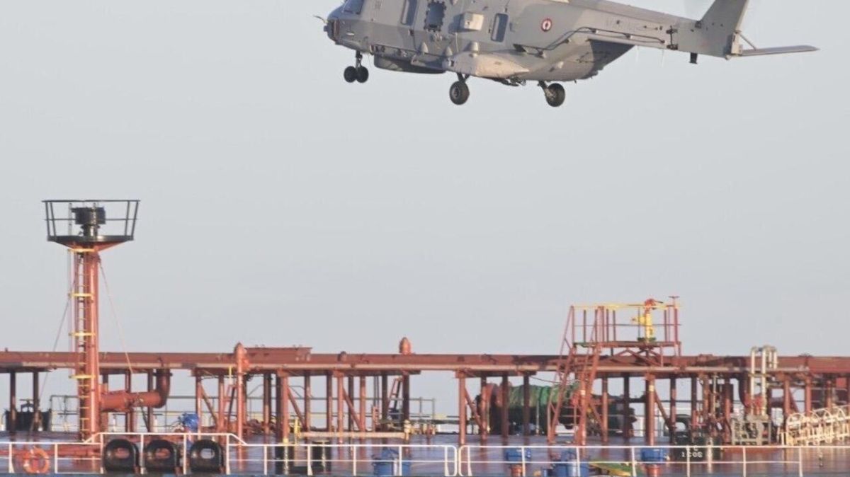 Interception d'un pétrolier russe par la Marine française en Méditerranée
