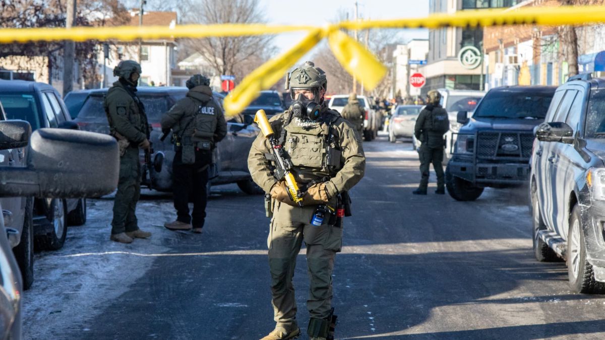 Des témoignages remettent en question la version officielle sur la mort d'Alex Pretti