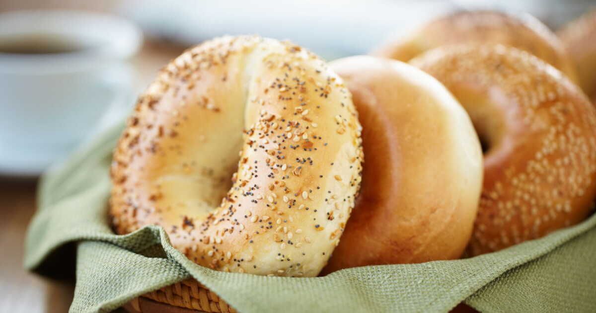 Réalisez un bagel maison avec juste du yaourt et de la farine