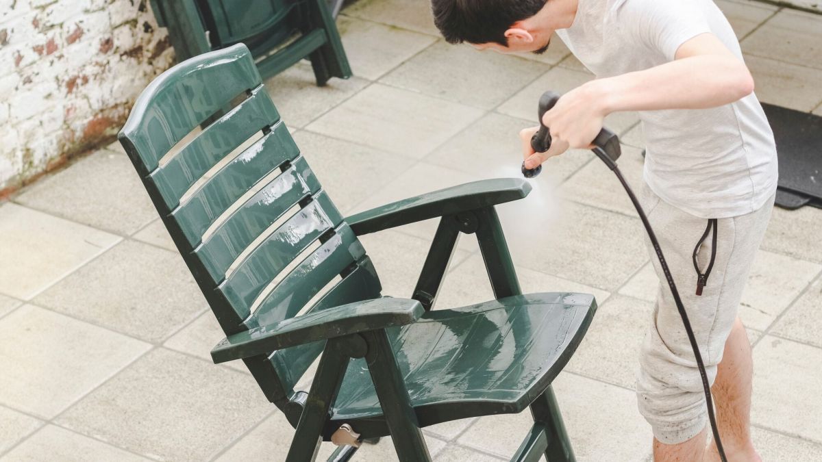 Redonnez vie à votre salon de jardin en plastique