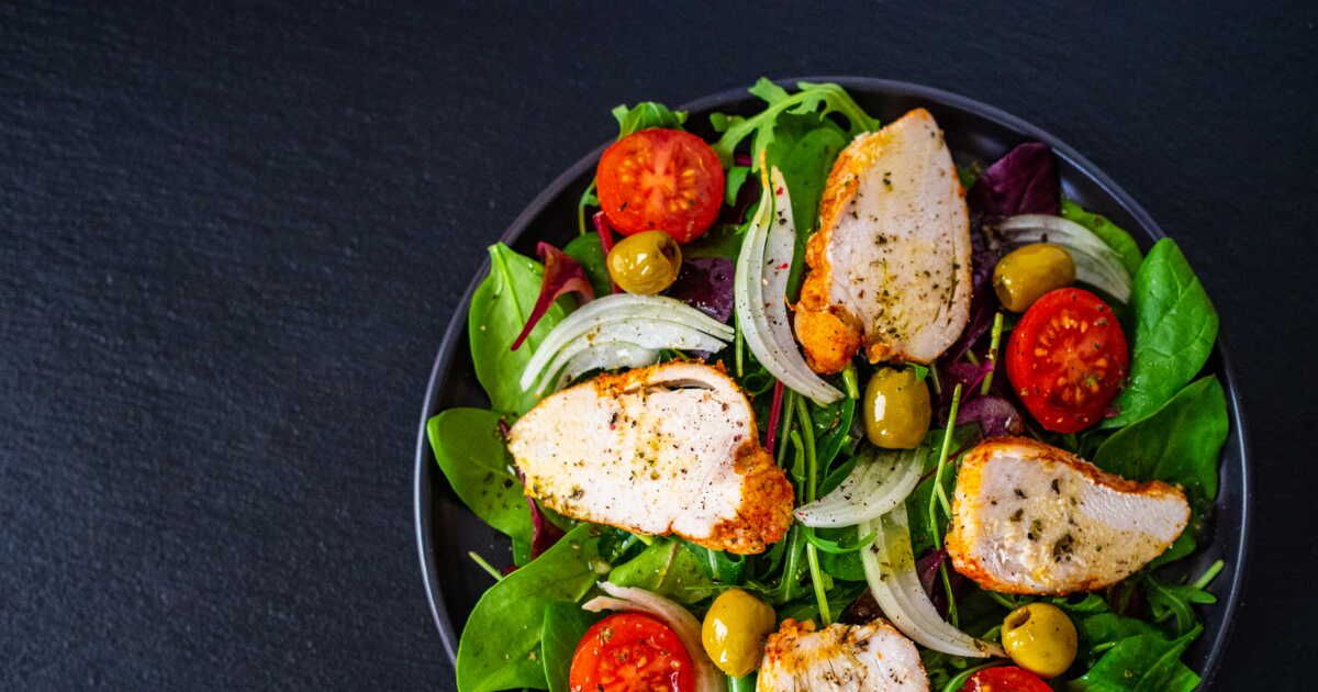 La délicieuse salade César revisitée par Julie Andrieu