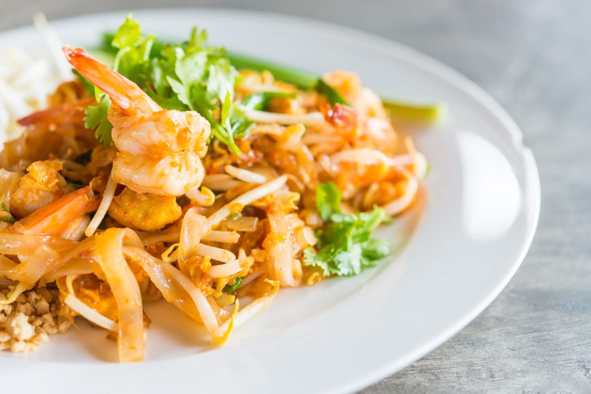 Cyril Lignac dévoile ses secrets pour un pad thaï authentique