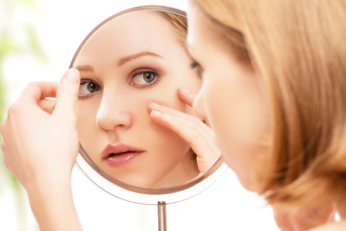 Roaccutane et nez affiné : un phénomène dangereux amplifié par les réseaux sociaux