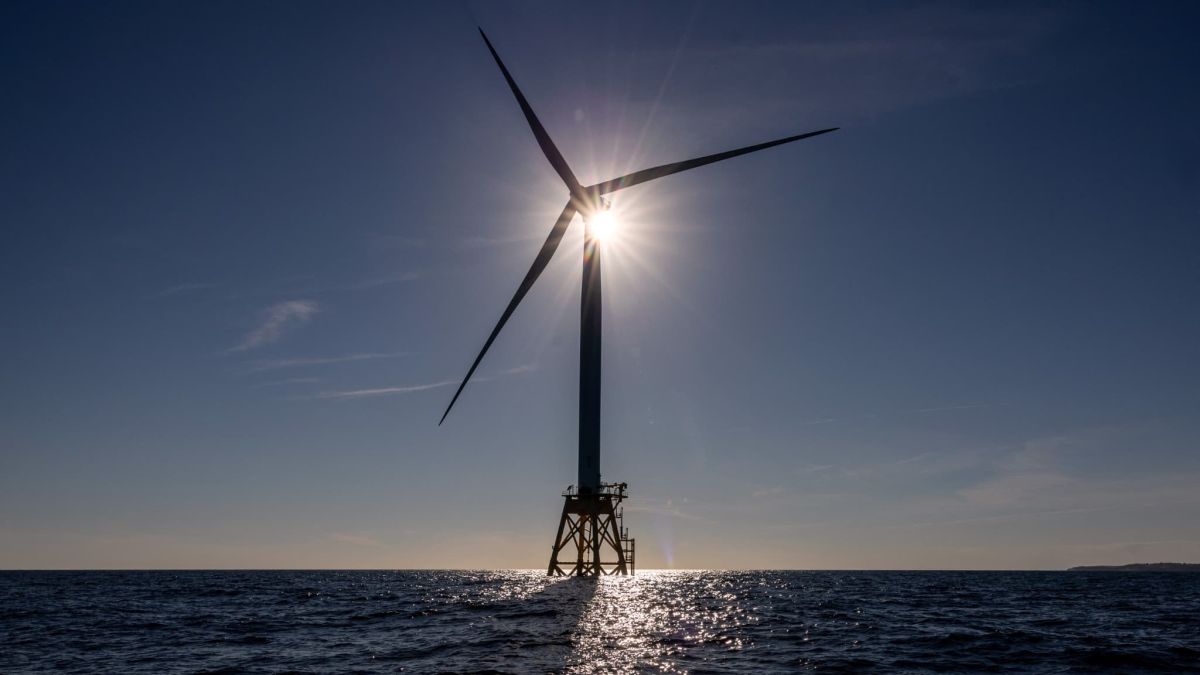 Le parc éolien Revolution Wind lance sa production malgré les critiques de Donald Trump