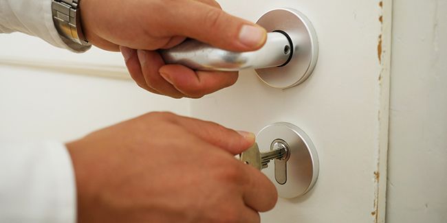 Comment retirer une clé cassée sans stresser