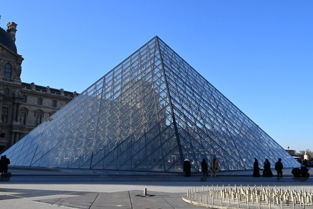 Évasion spectaculaire d'un détenu au musée du Louvre