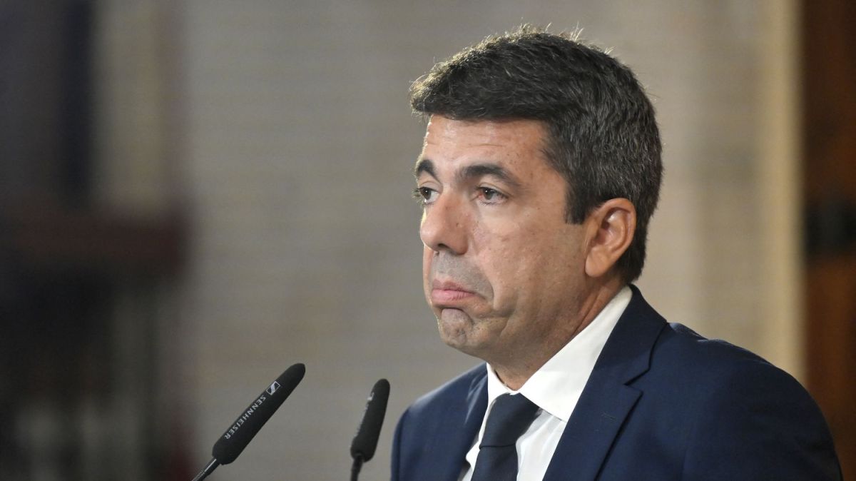 L'absence de poursuites contre Carlos Mazon après les inondations tragiques en Espagne