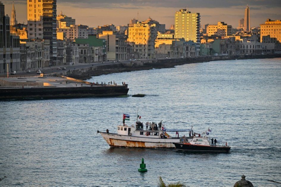 L'incertitude persiste pour deux bateaux d'aide humanitaire en direction de Cuba