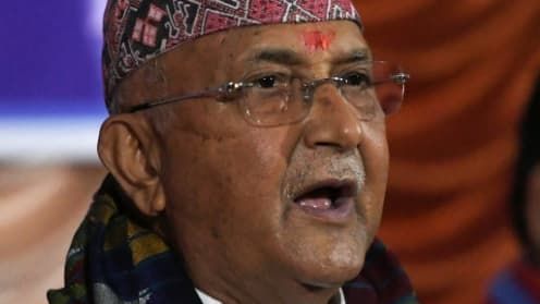 Un ancien Premier ministre népalais interpellé après des violences effroyables en 2025