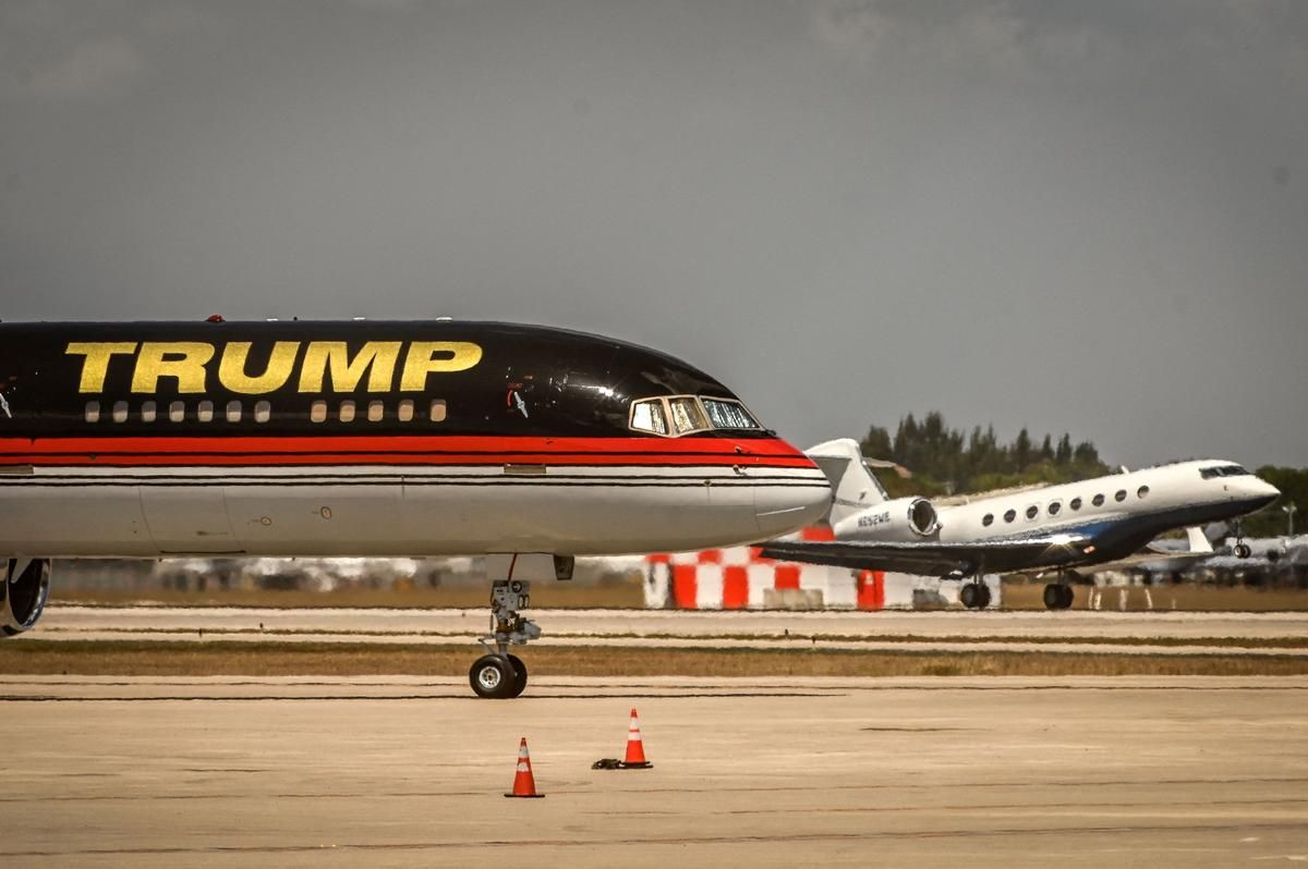 Un aéroport en Floride porte le nom de Donald Trump : un hommage controversé