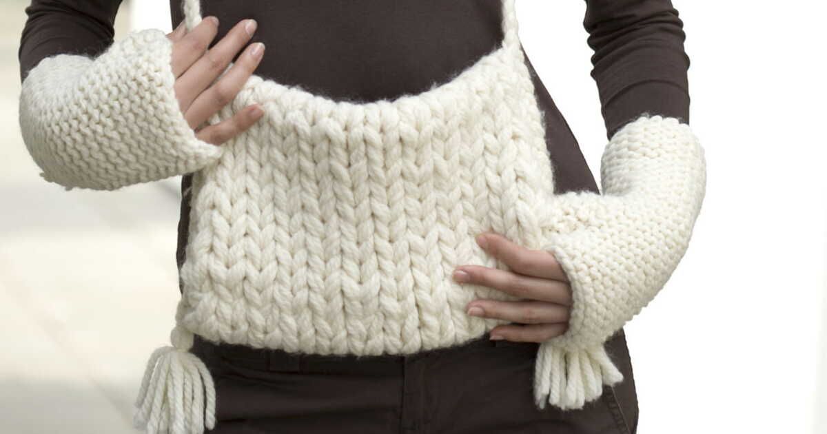 Chaleur et élégance : le charme des manchons et mitaines écrus