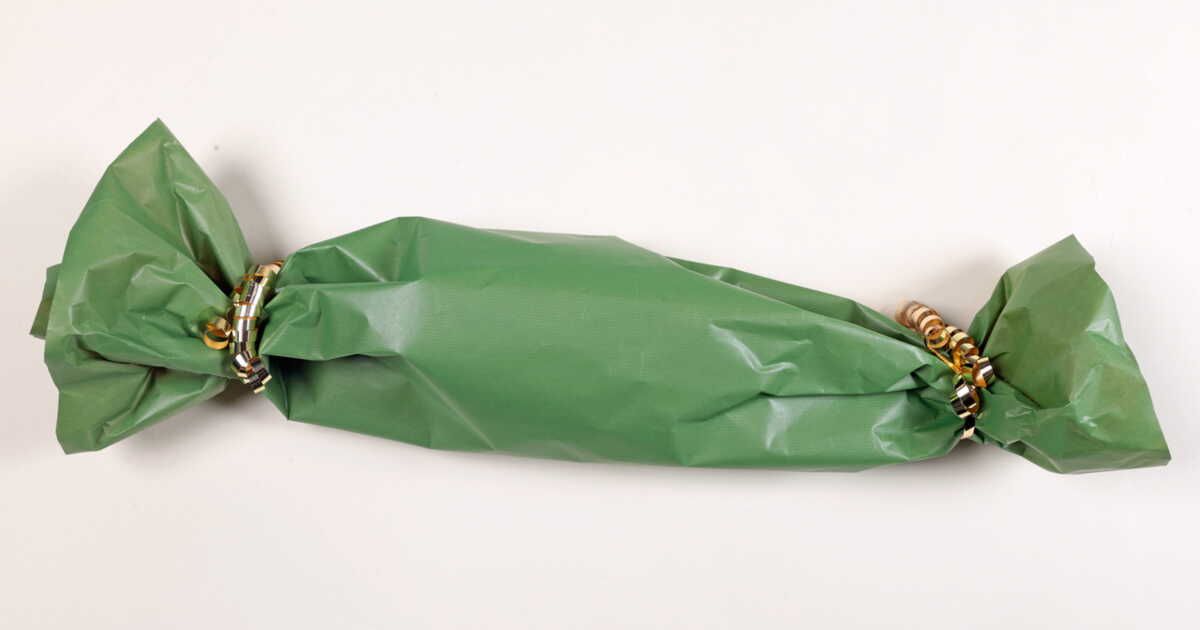 Emballer les objets compliqués : astuces pour un cadeau parfait