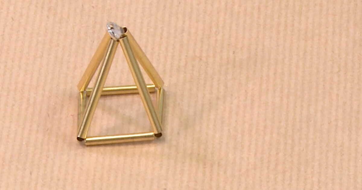 Créez un collier pyramide 3D : un projet DIY fascinant