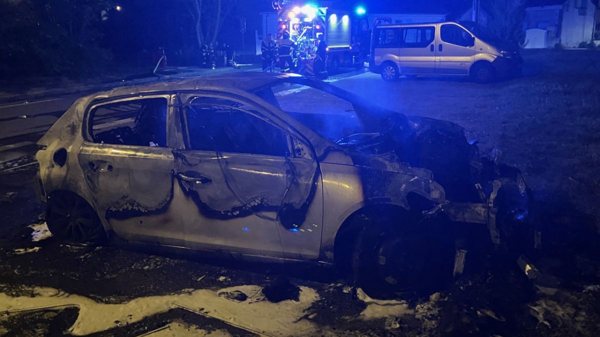Une voiture incendiée à Tours : enquête en cours sur un possible acte criminel