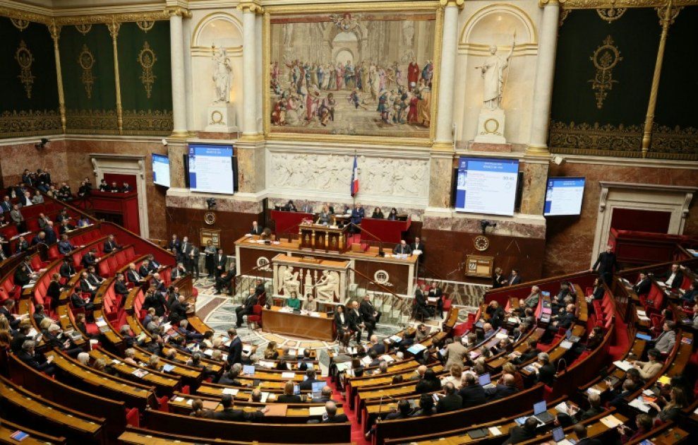 L'Assemblée adopte un projet de loi controversé sur la fraude sociale et fiscale