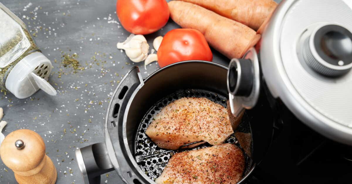 Décongeler du poulet à l'air fryer : une astuce rapide et efficace