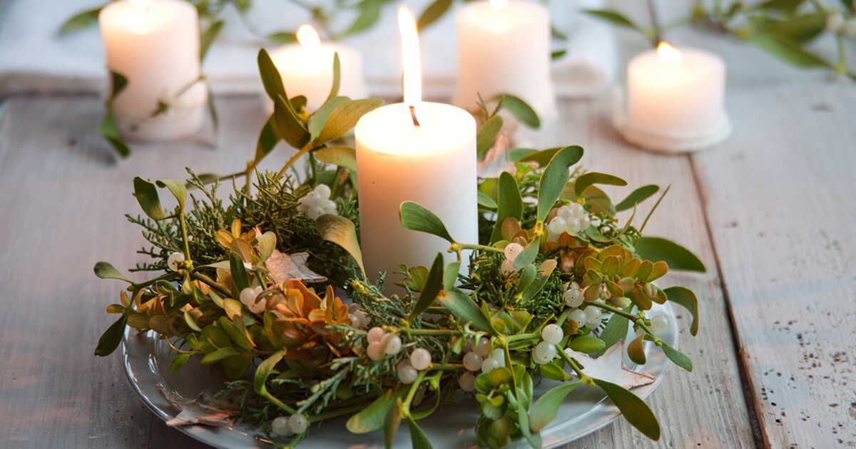 La tendance des couronnes végétales pour sublimer vos bougies