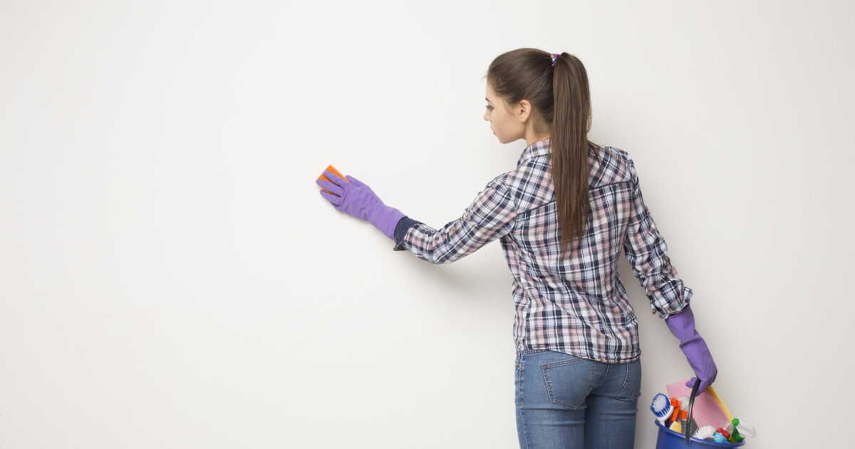 Redonnez vie à vos murs blancs : les secrets d'un nettoyage parfait