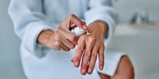 10 astuces pour prendre soin de vos mains au quotidien