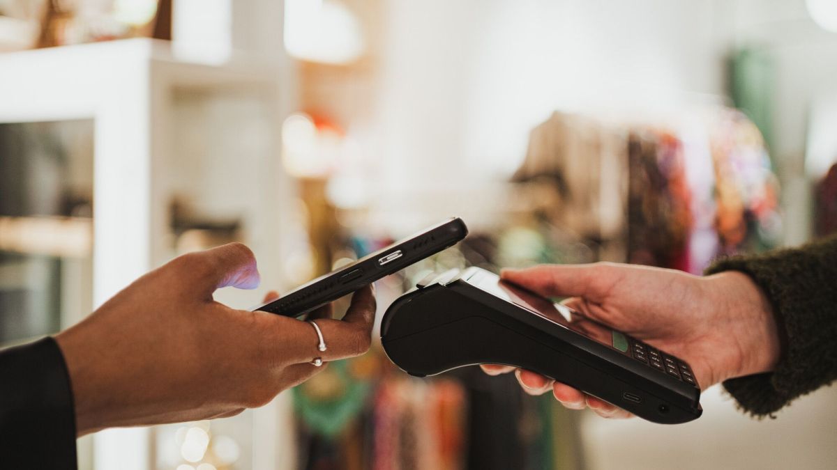 le smartphone à la rescousse : êtes-vous fan du paiement sans contact ?