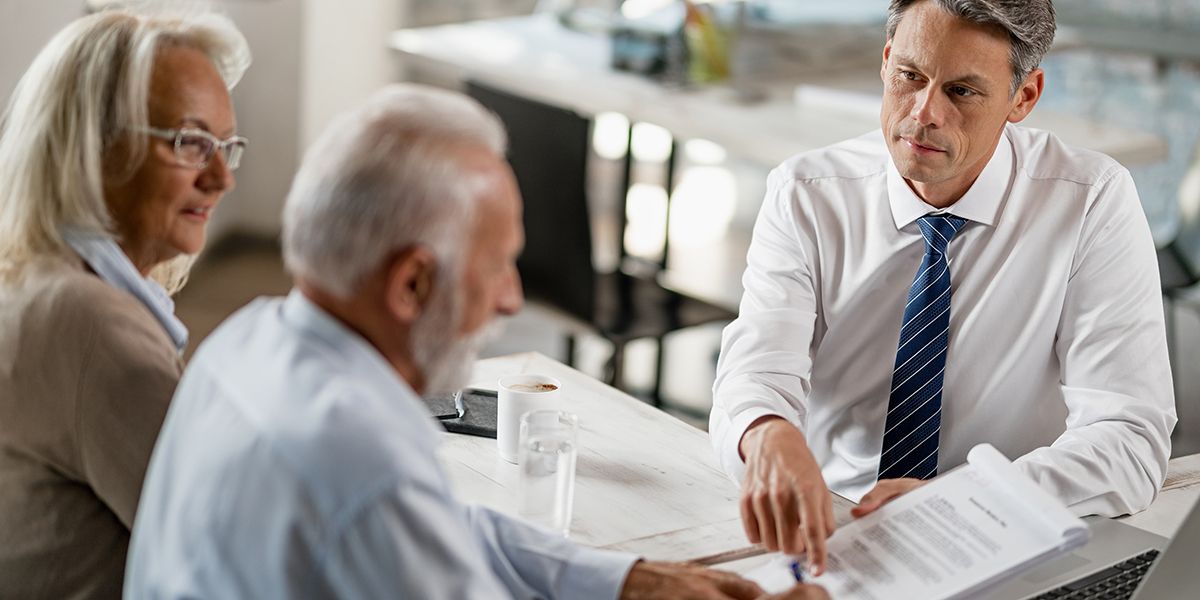 Optimiser la transmission d'un bien immobilier : astuces pour réduire les droits de succession