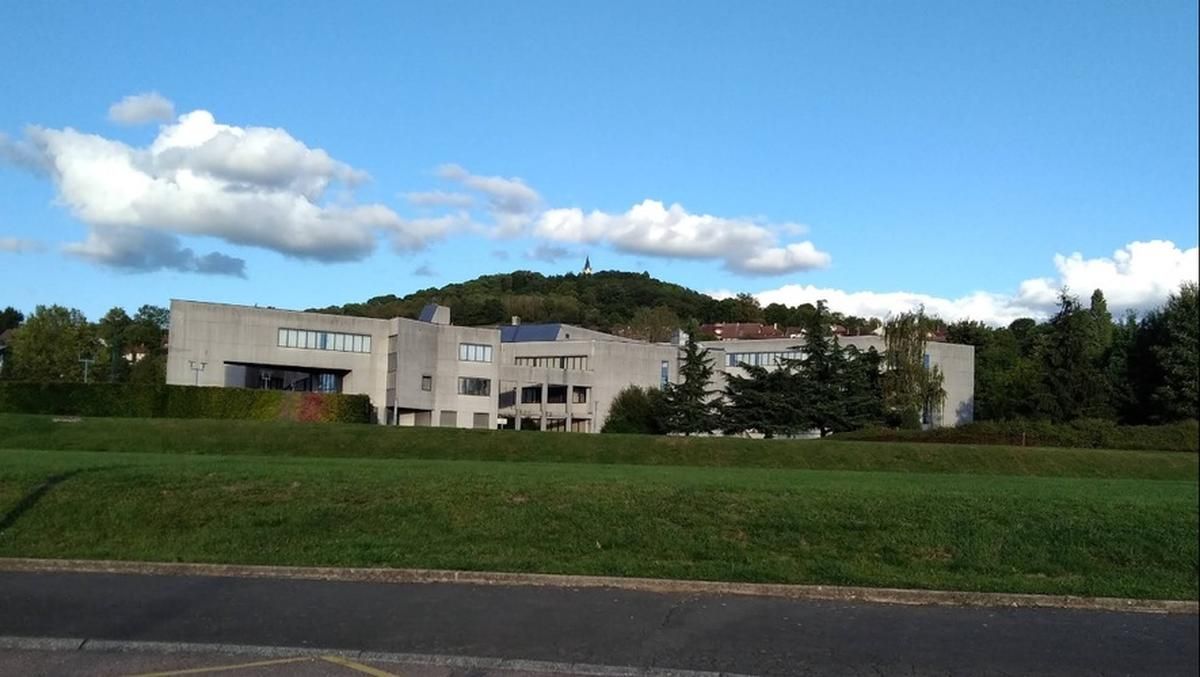Vesoul : un lycée fermé pour un risque d'effondrement inquiétant