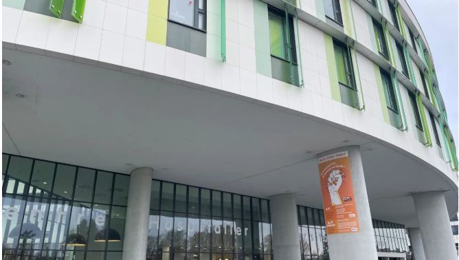 Le CHU d'Orléans révolutionne la gestion des dossiers patients grâce à l'IA