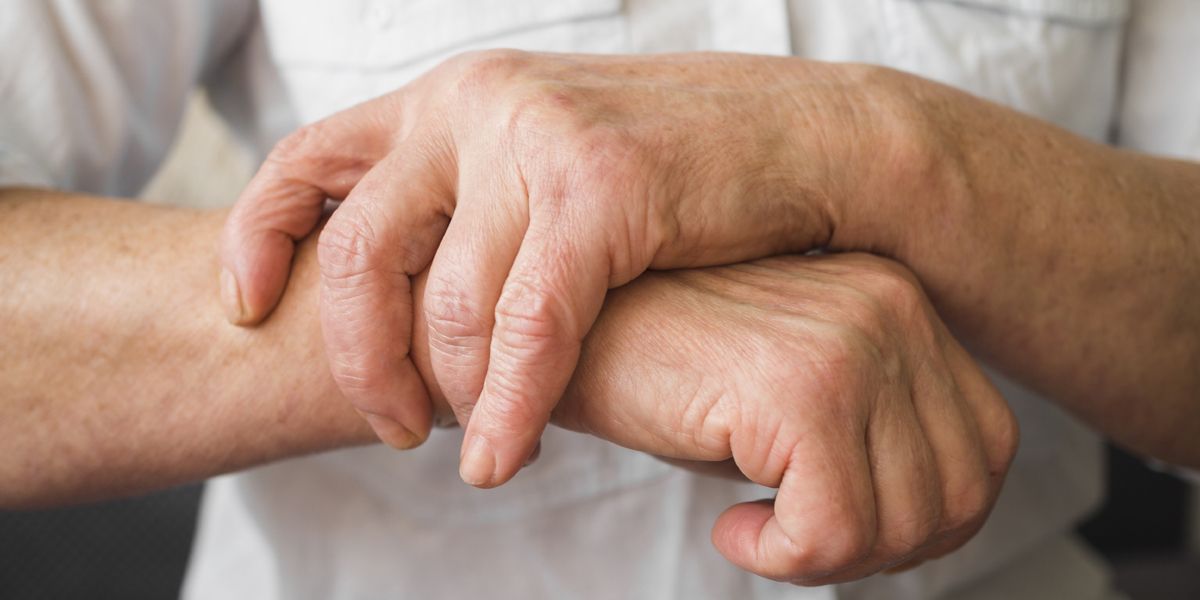 Arthrite de la main : 10 astuces pour apaiser vos douleurs